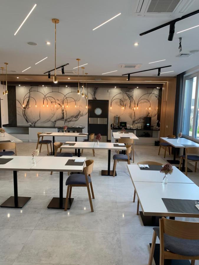 Hotel Coliber Klobuck Екстер'єр фото
