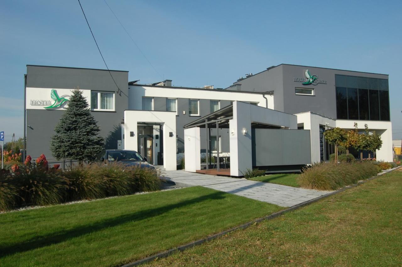 Hotel Coliber Klobuck Екстер'єр фото
