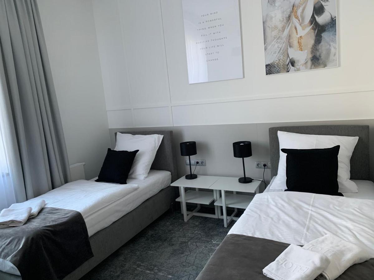 Hotel Coliber Klobuck Екстер'єр фото