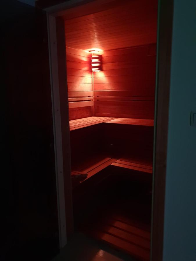 Hotel Coliber Klobuck Екстер'єр фото